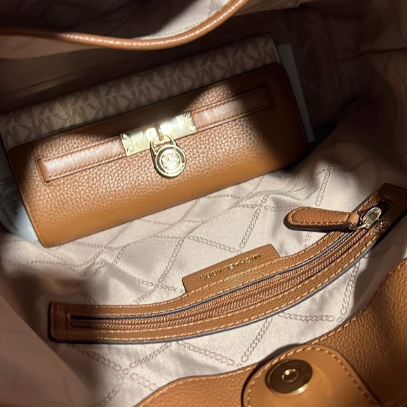 Michael kors set❌Sold❌ - Picture 3 of 4